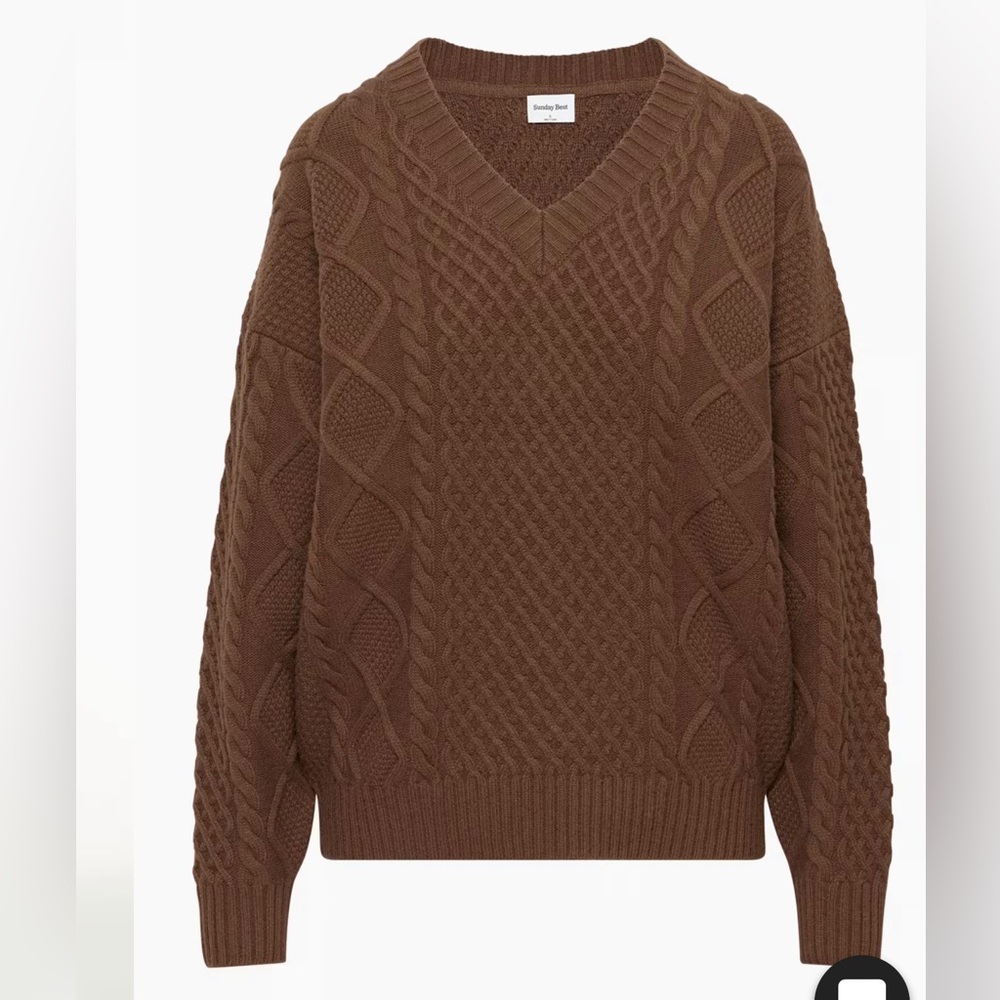 Aritzia Sunday Best Peggy V-Neck Sweater In Cognac. New WITHOUT tags. Size Small